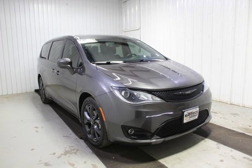 2020 Chrysler Pacifica Touring
