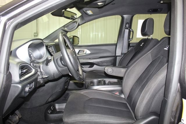 2020 Chrysler Pacifica Touring