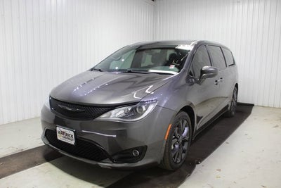 2020 Chrysler Pacifica Touring