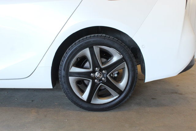 2019 Toyota Prius L Eco